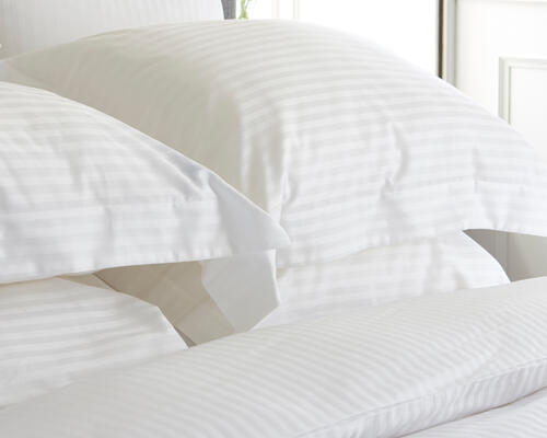 Hotel Bed Runner & Cushion Accent Ensemble